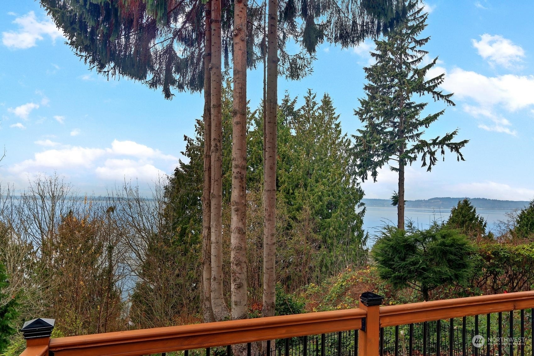 Property Photo:  15920 72nd Avenue W  WA 98026 