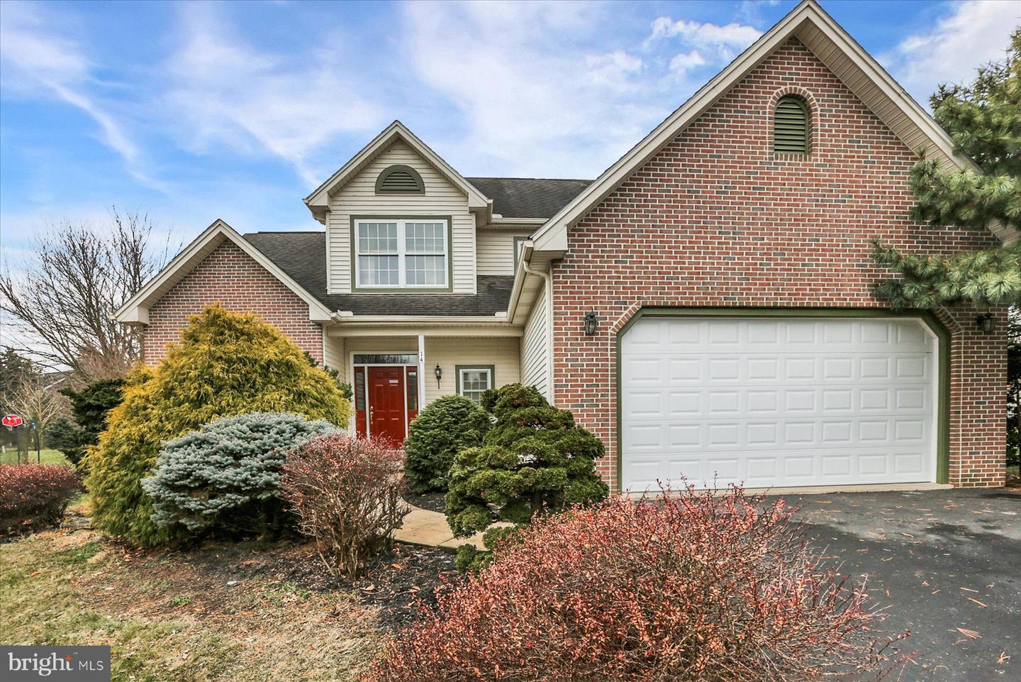 Property Photo: 14 N Pin Oak Drive PA 17007
