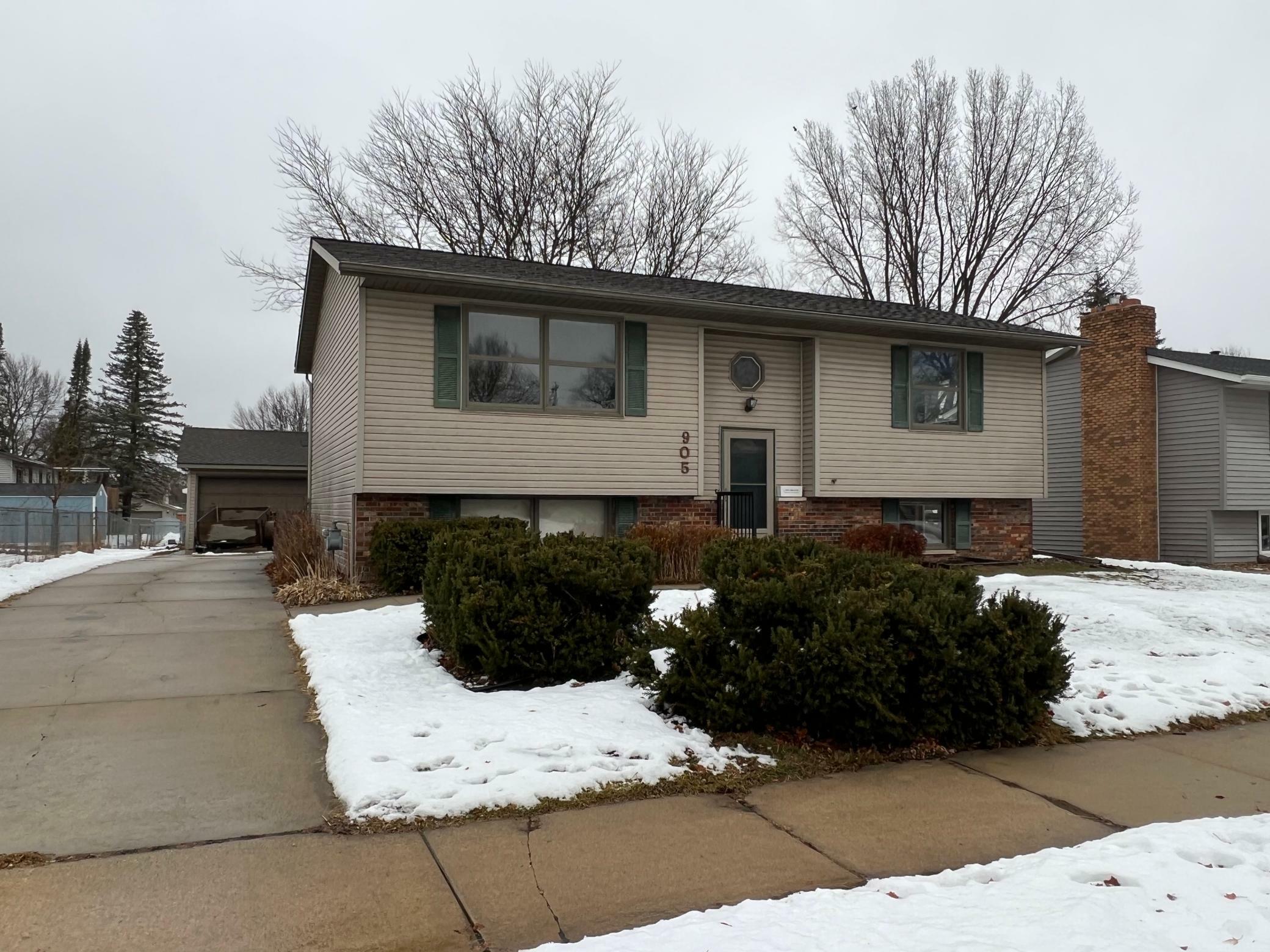 Property Photo: 905 19th Street SE MN 55904