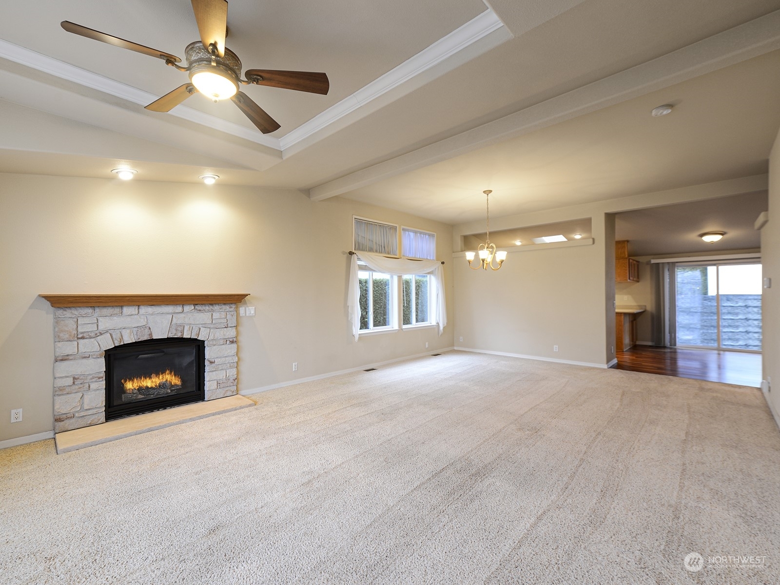 Property Photo: 21620 SE 272nd Lane WA 98038
