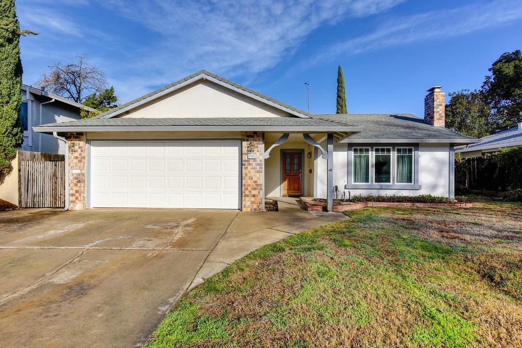 Property Photo: 7705 Cotswald Way CA 95610
