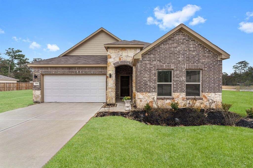 Property Photo: 9760 Cold Creek Drive TX 77306