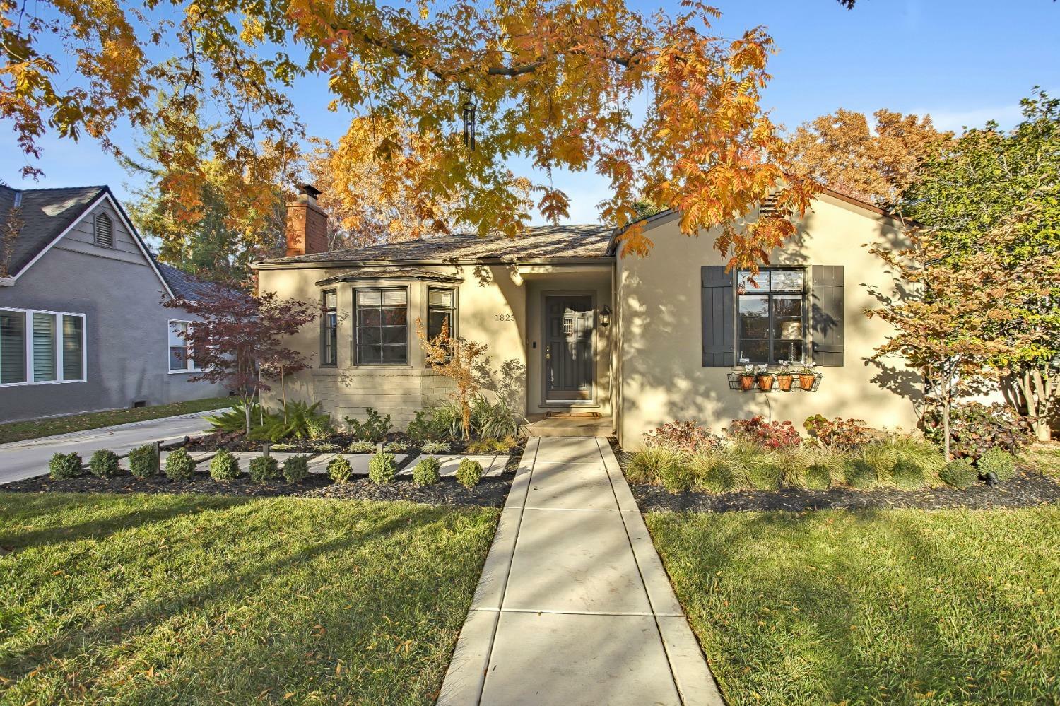 Property Photo: 1825 Castro Way CA 95818