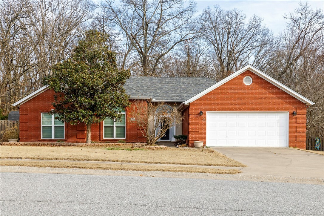 Property Photo:  2600 NW 6th Street  AR 72712 