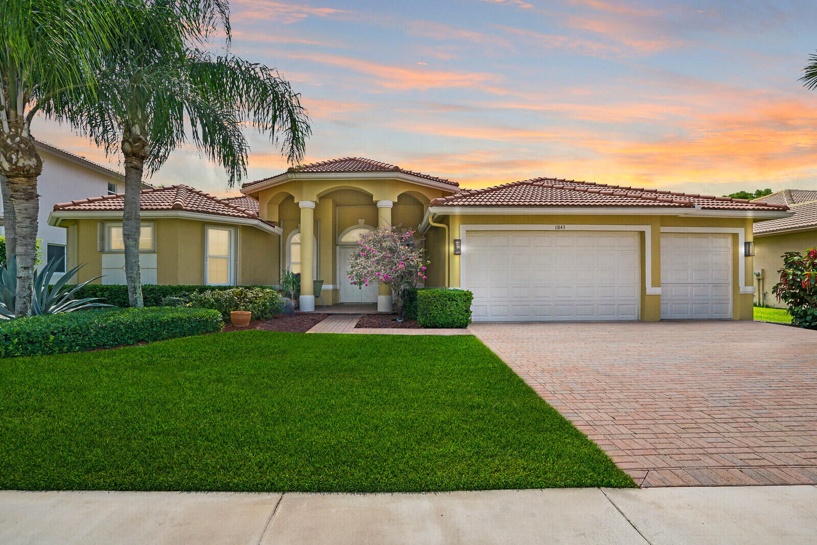 Property Photo: 11843 Osprey Pointe Circle FL 33449
