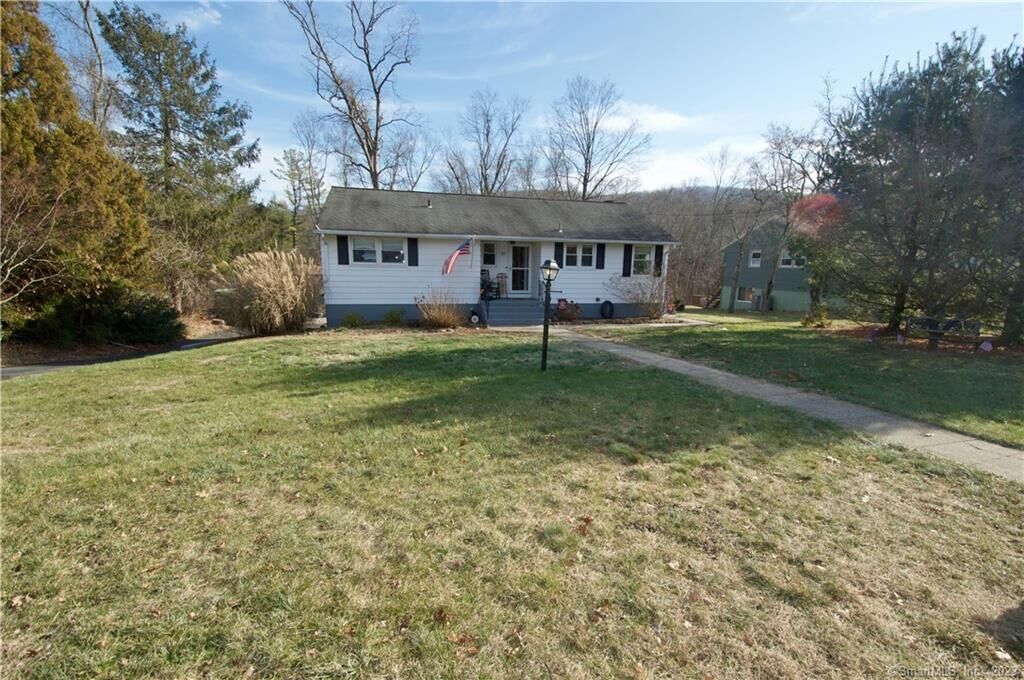 Property Photo:  80 Macarthur Drive  CT 06518 