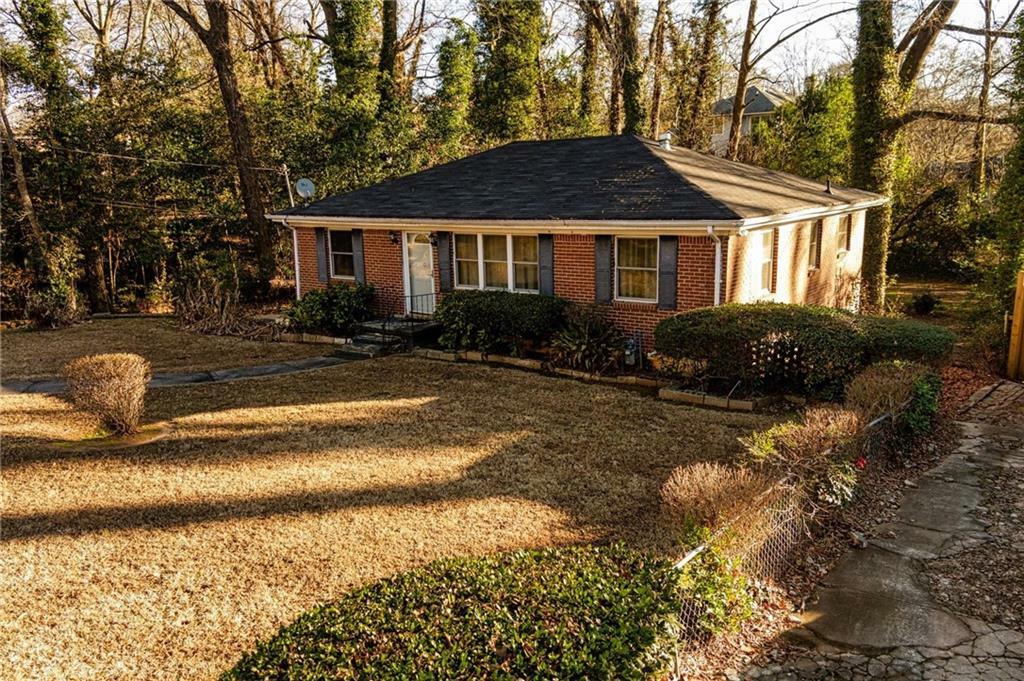 Property Photo: 2046 Dellwood Place GA 30032