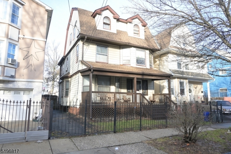 Property Photo:  186 N 9th  NJ 07107 