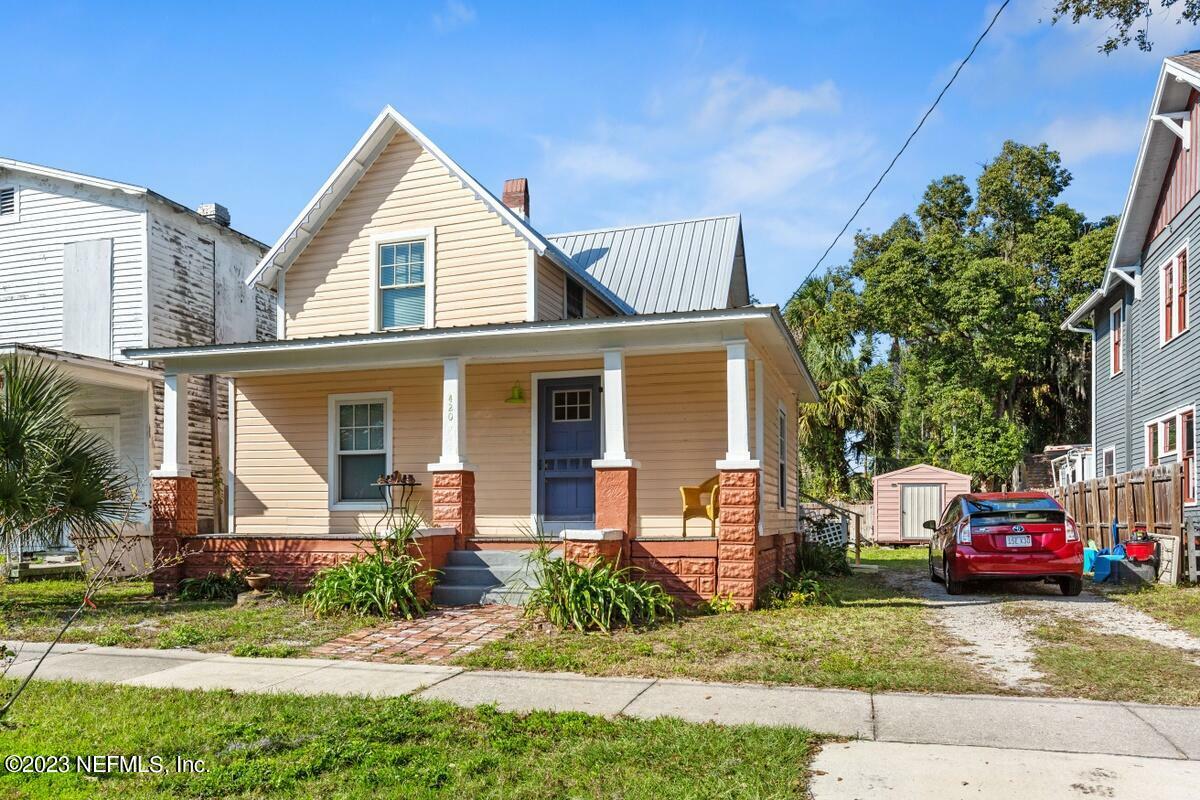 Property Photo:  420 Kirby Street  FL 32177 