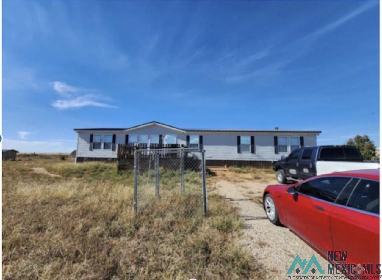 Property Photo: 708 Curry Road S NM 88101