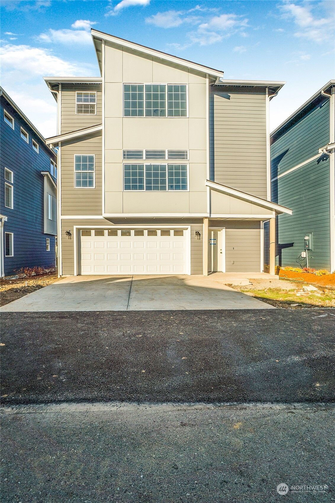 Property Photo: 347 N Kelsey Street B WA 98272