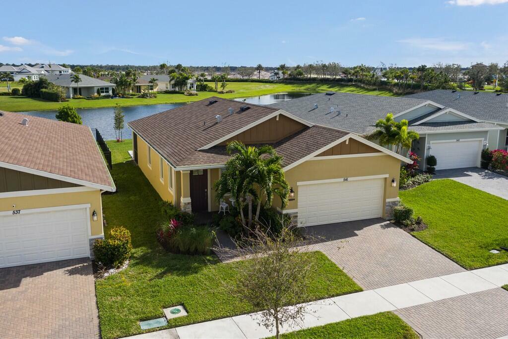 Property Photo: 541 SE Plumeria Drive FL 34984