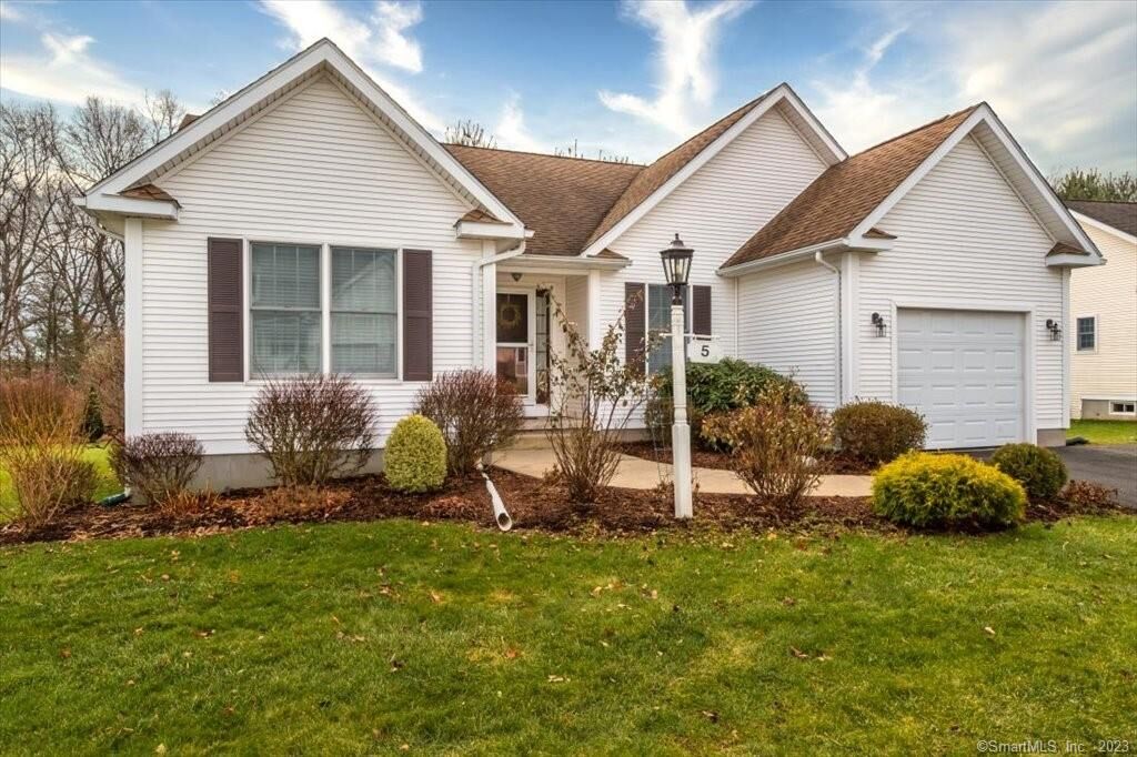 Property Photo:  5 Ardsley Lane 5  CT 06029 