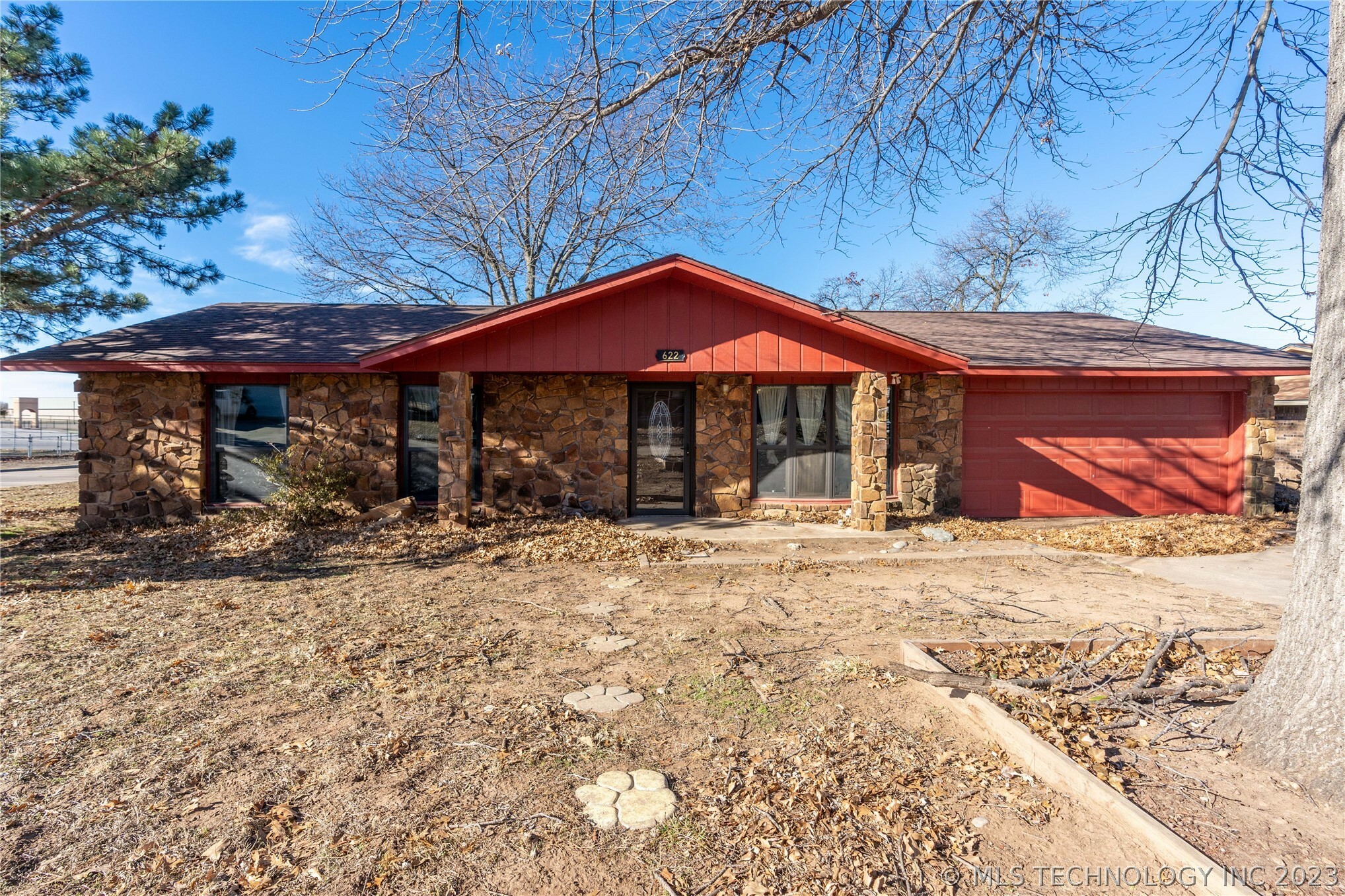 Property Photo:  622 Hickory Drive  OK 74020 