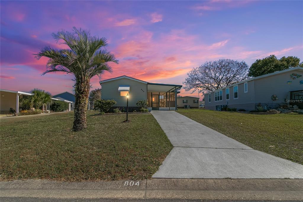 Property Photo: 804 Weeping Willow Avenue FL 32159