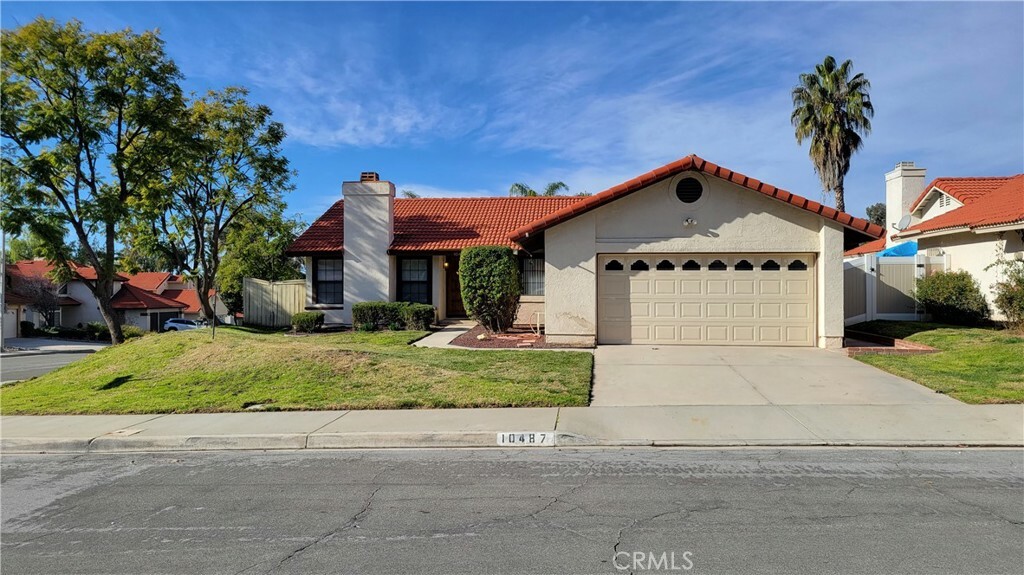 Property Photo: 10487 Saltbush Circle CA 92557