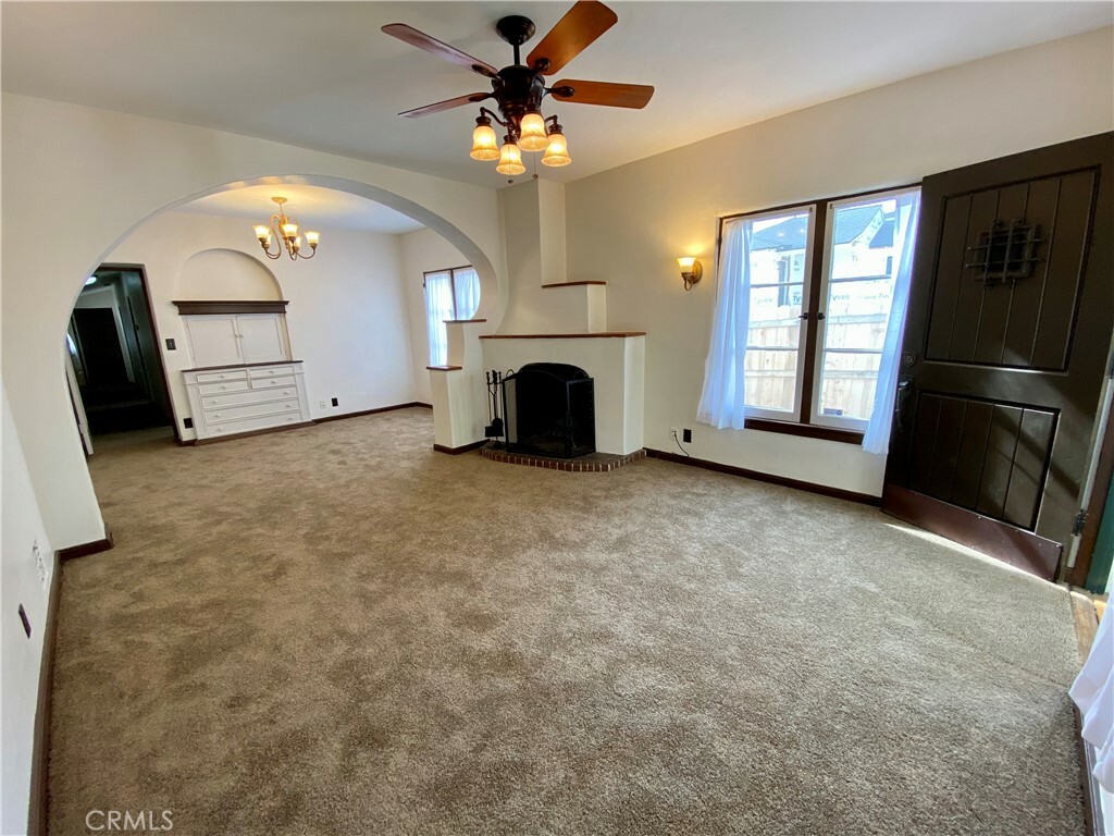 Property Photo: 618 W Highland Avenue 1/2 CA 91024
