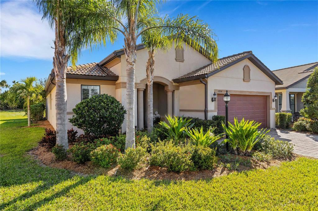 Property Photo: 17214 Seaford Way FL 34202