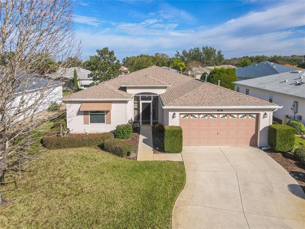 Property Photo: 1055 Meadowbend Drive FL 34748