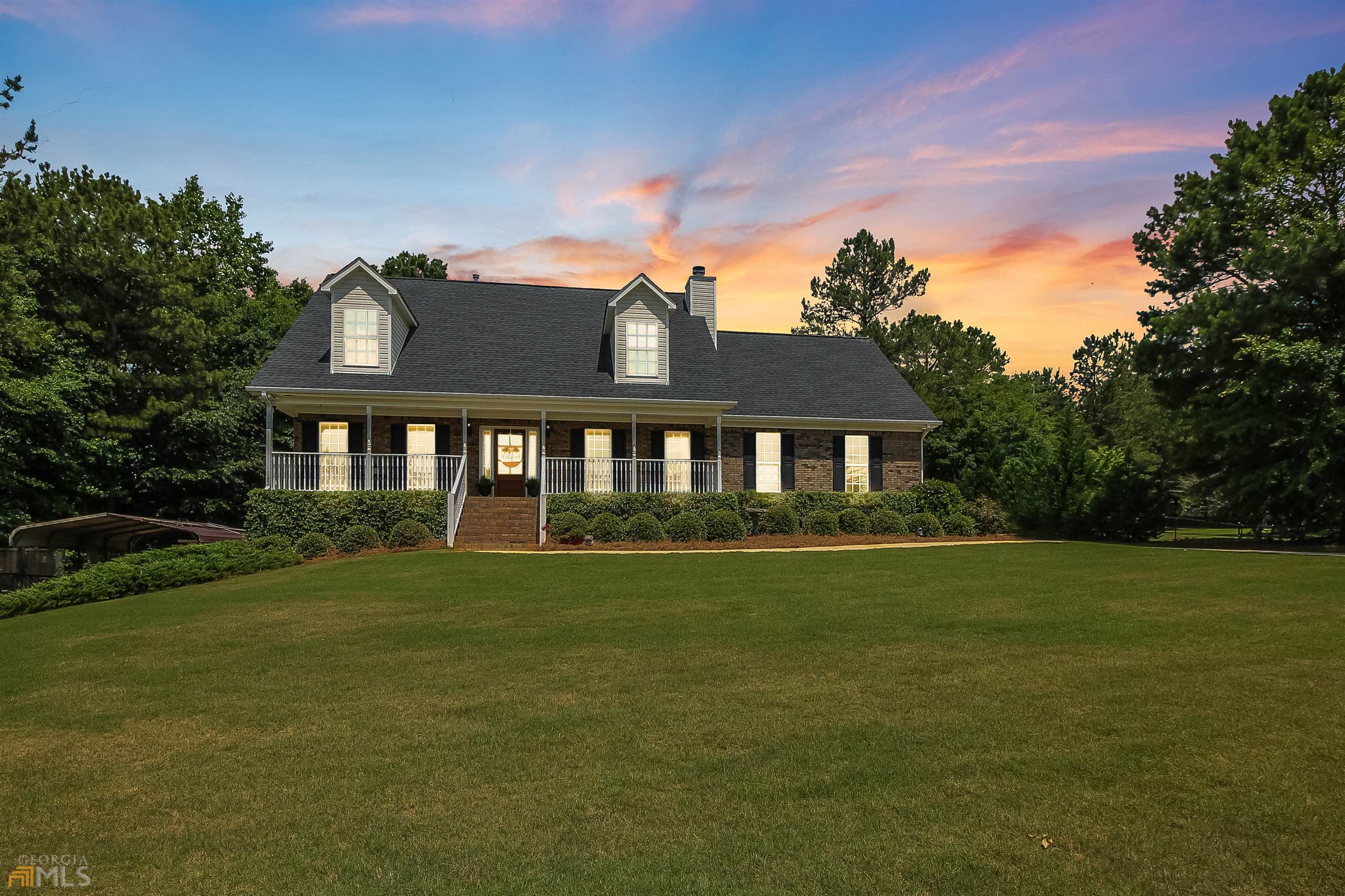 Property Photo:  706 Cloverleaf Court  GA 30248 