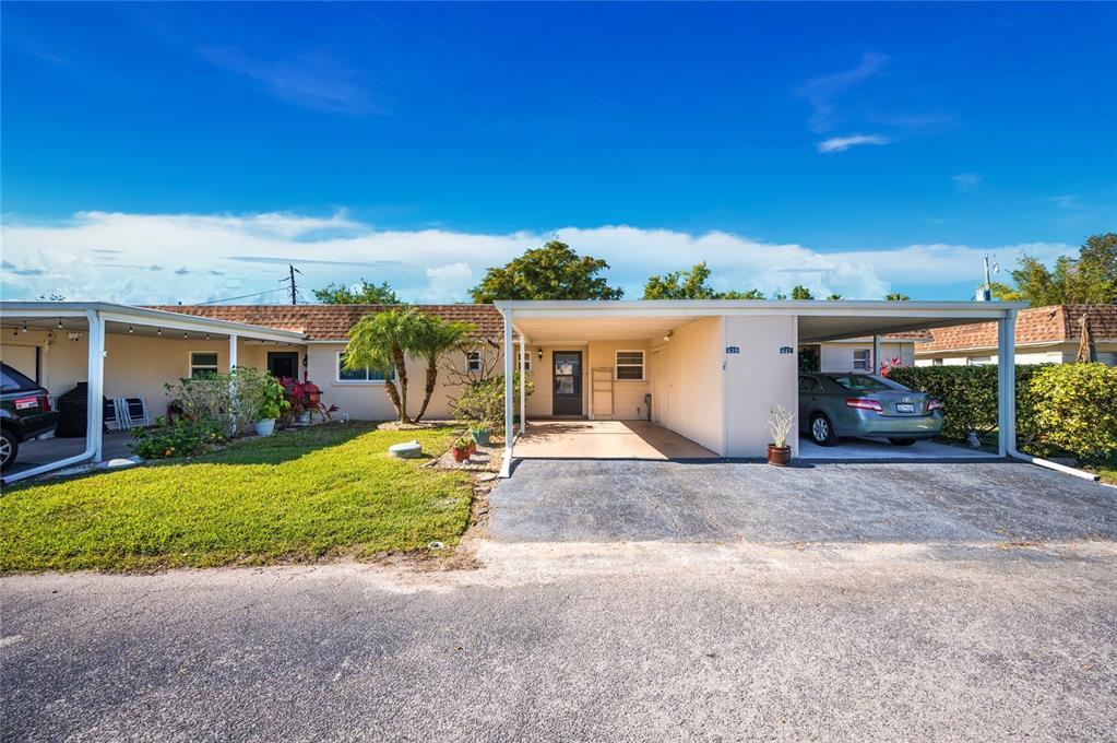 Property Photo: 639 Park Circle 41 FL 34207