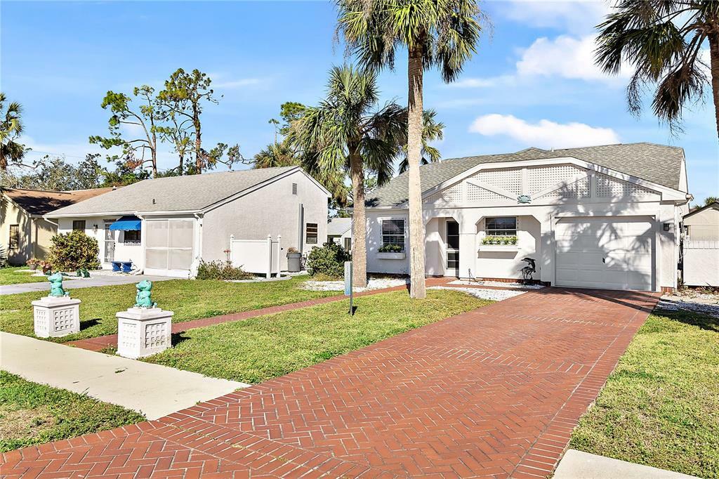 Property Photo:  1239 E Corktree Circle  FL 33952 