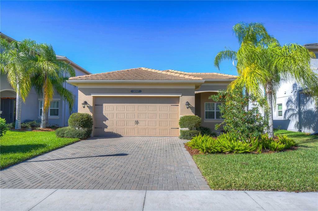 Property Photo:  30987 Lindentree Drive  FL 33543 