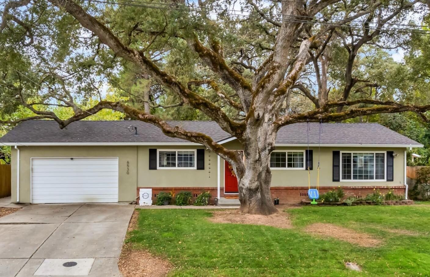 Property Photo: 6530 Northbrook Way CA 95628