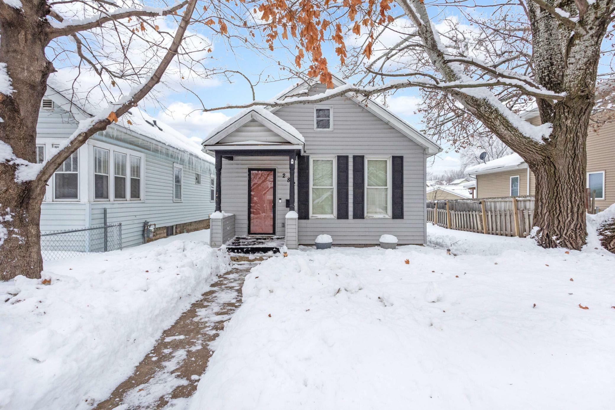 Property Photo:  282 Annapolis Street E  MN 55118 