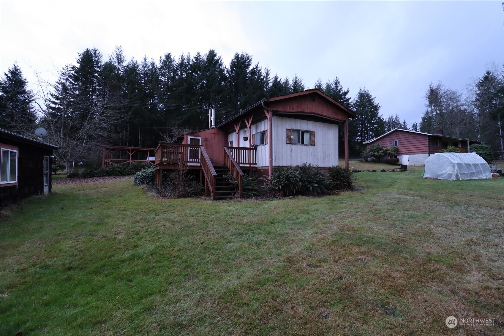 Property Photo:  806 King Road  WA 98596 