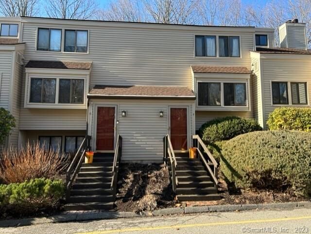 Property Photo: 4 Comstock Trail 4 CT 06804