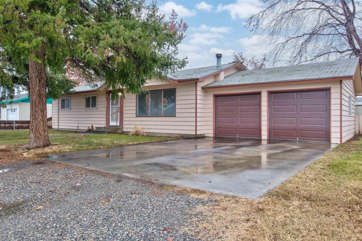 4011 W 2nd  Kennewick WA 99336 photo