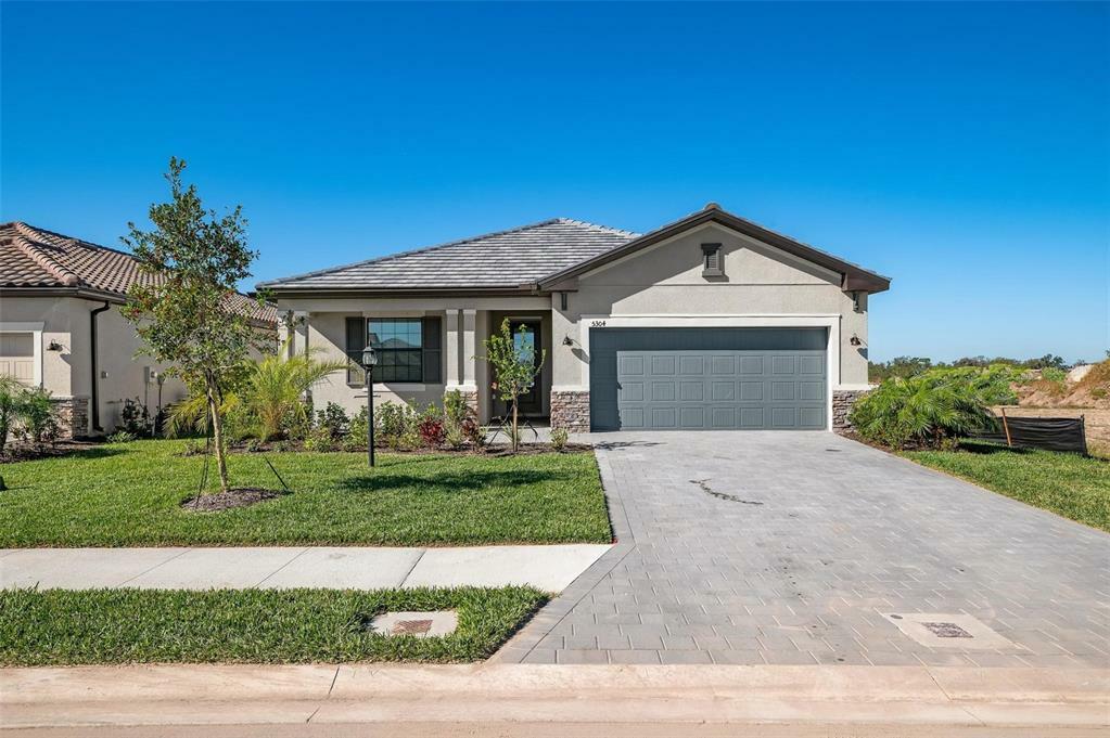 Property Photo: 5304 Coral Reef Way FL 34211