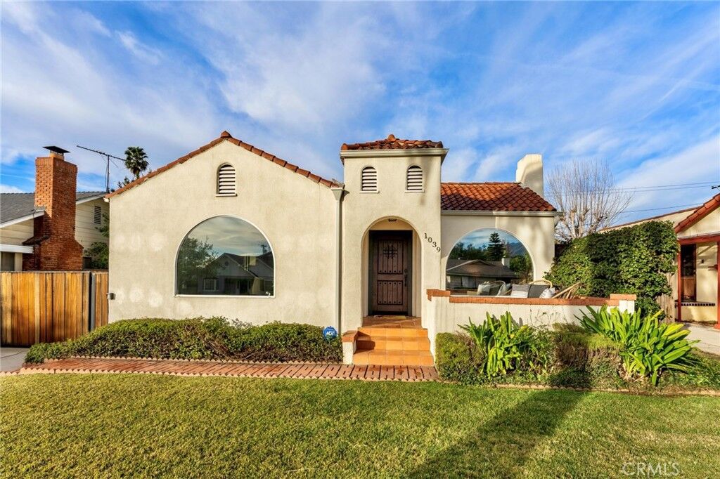 Property Photo: 1039 Vinedo CA 91107