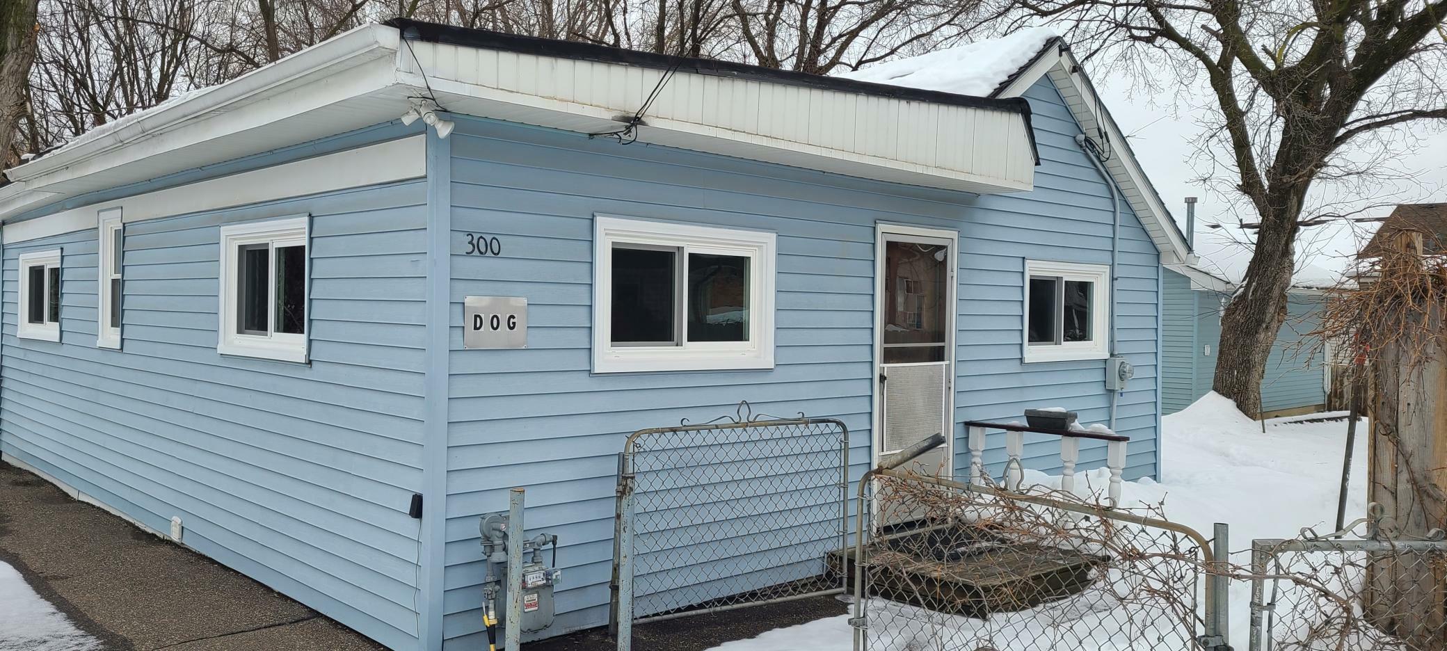 Property Photo:  300 Cottage Avenue W  MN 55117 