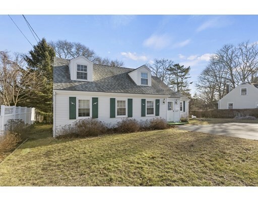 Property Photo:  8 Blueberry Rd  MA 02532 