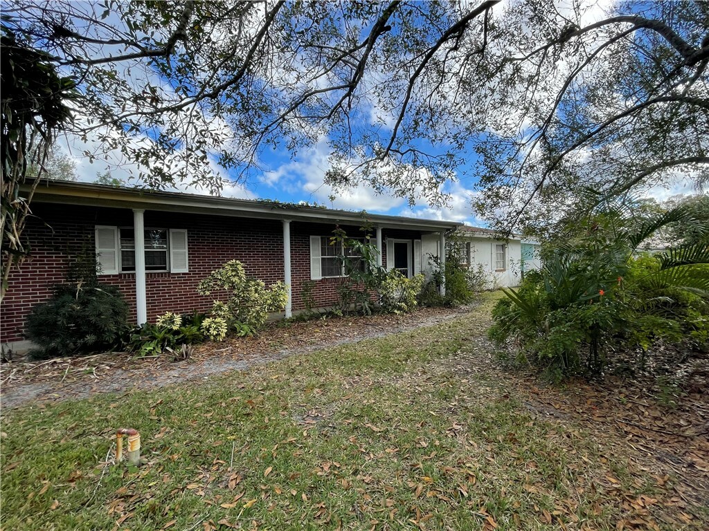 Property Photo:  2430 47th Avenue  FL 32966 