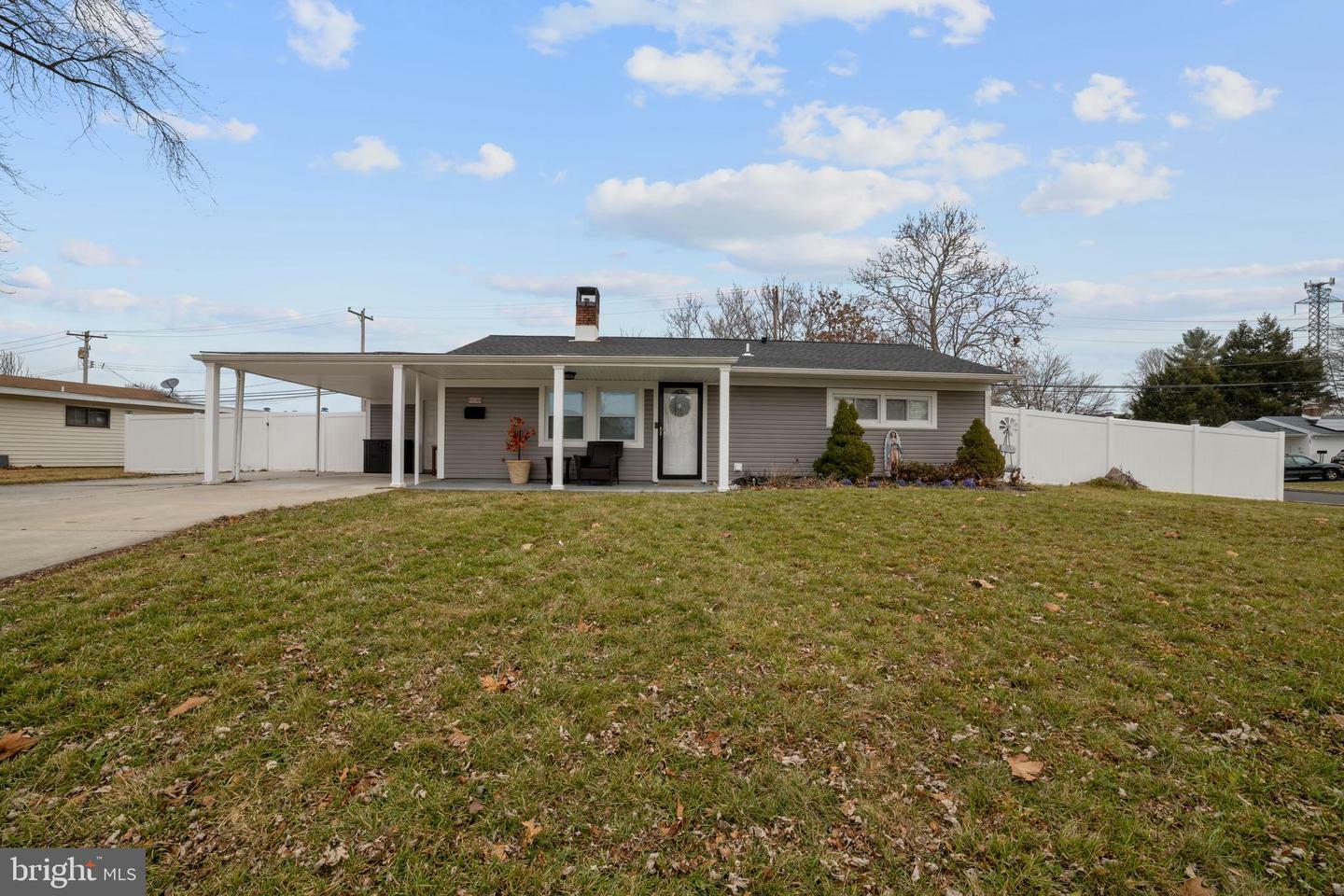 Property Photo:  2 Daffodil Lane  PA 19055 