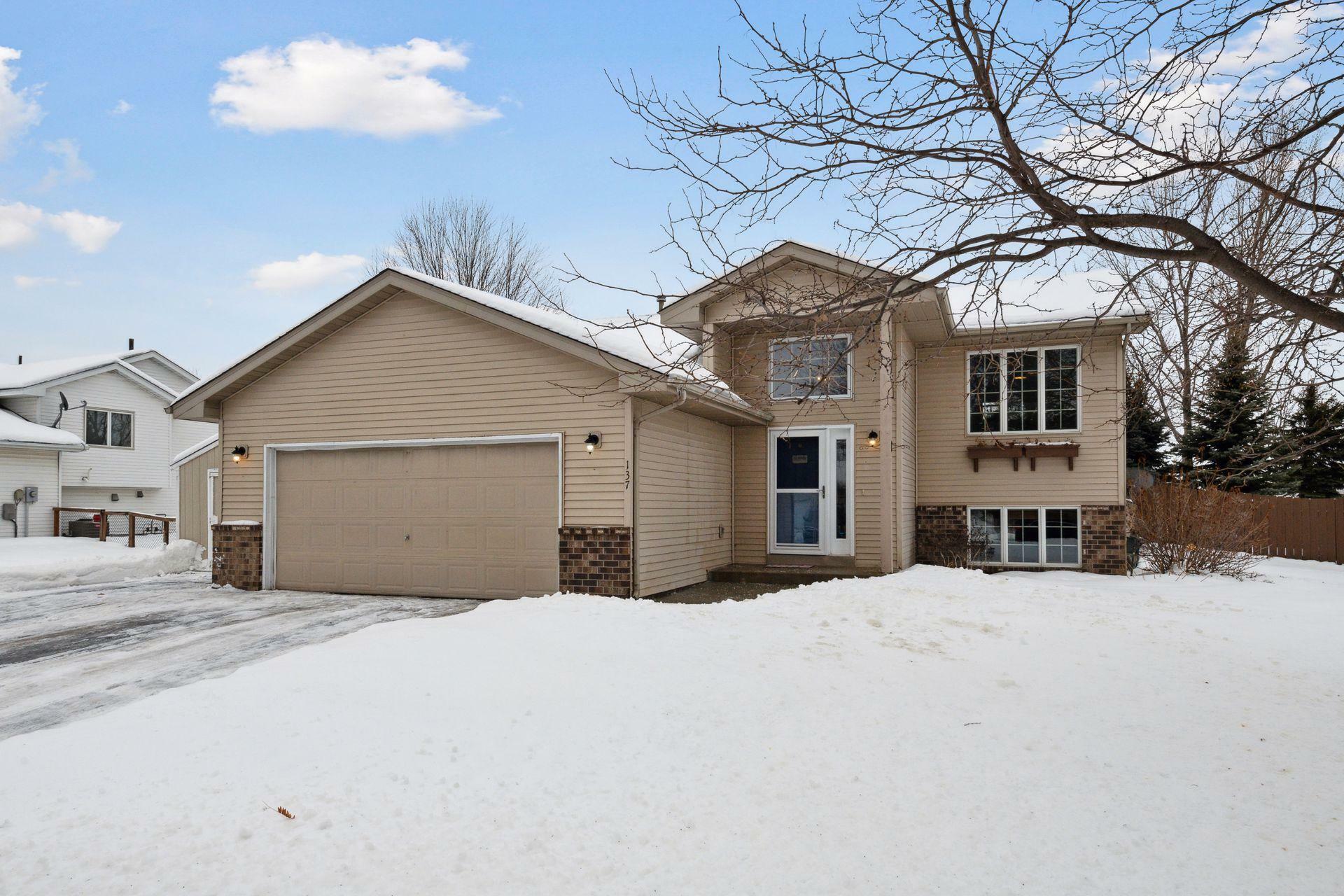 Property Photo: 137 Hilltop Lane MN 55387