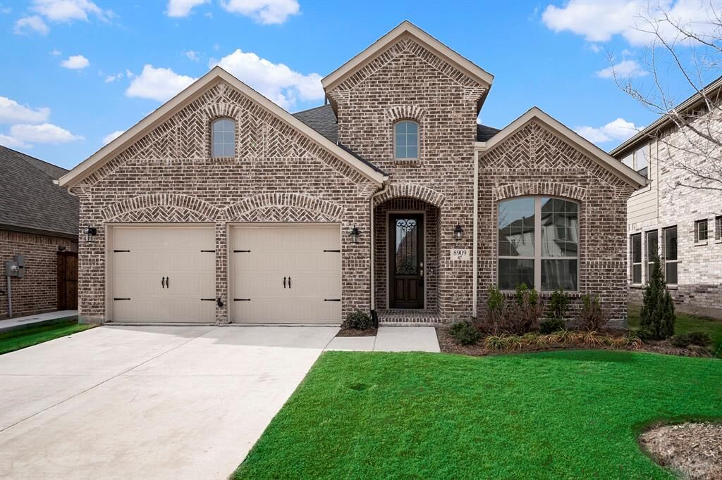 Property Photo: 8909 Wild Meadow Road TX 75071