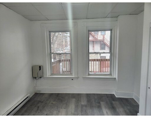 Property Photo: 19 1/2 Lunenburg Street 6 MA 01420