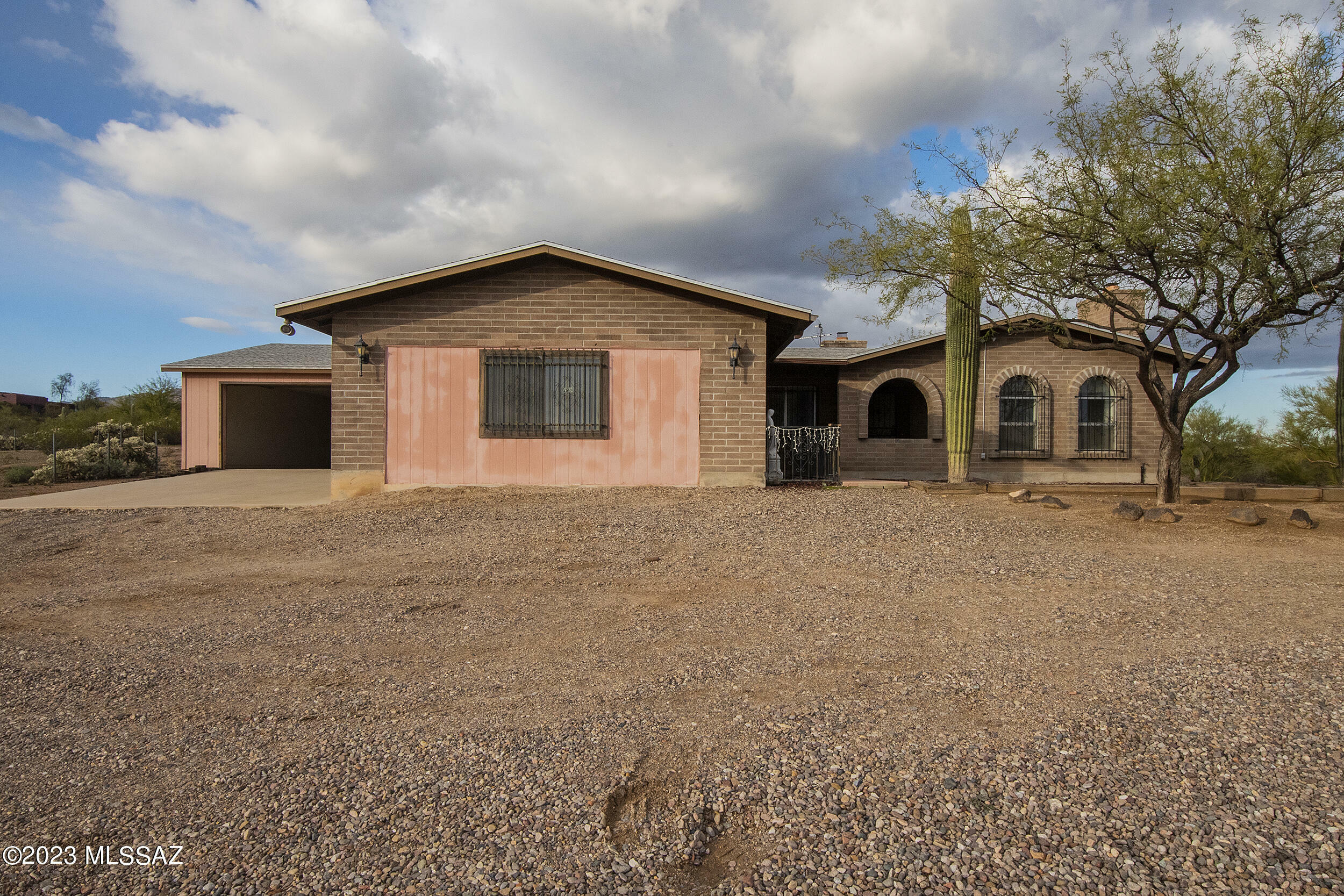 Property Photo:  5811 W Diamond Street  AZ 85745 