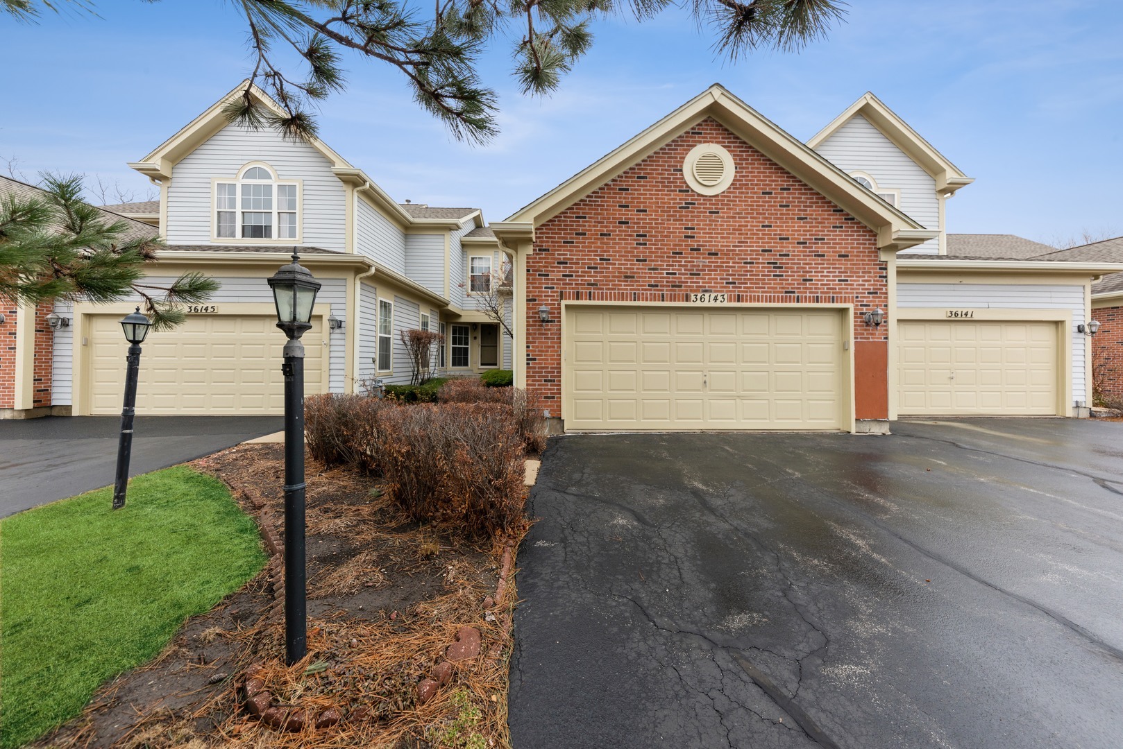 Property Photo: 36143 N Springbrook Lane IL 60031