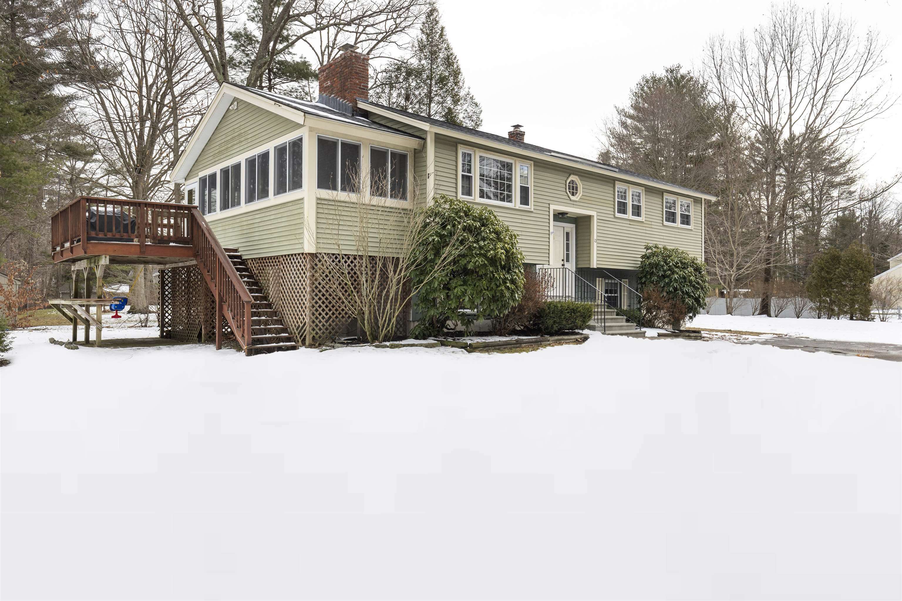 Property Photo:  10 Thelma Drive  NH 03833 