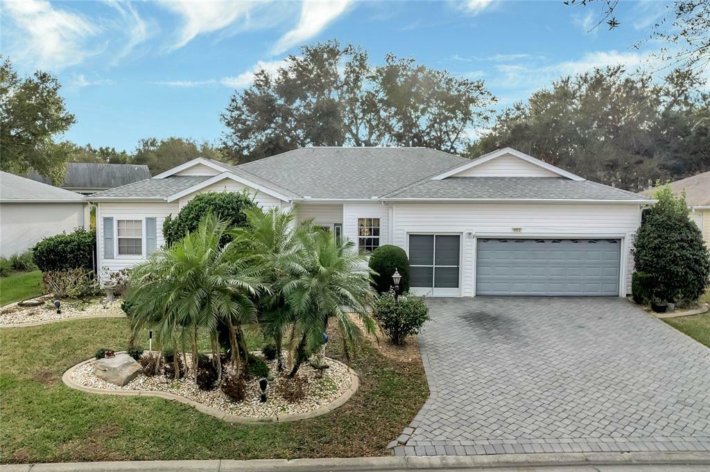 Property Photo:  4853 Sawgrass Lake Circle  FL 34748 