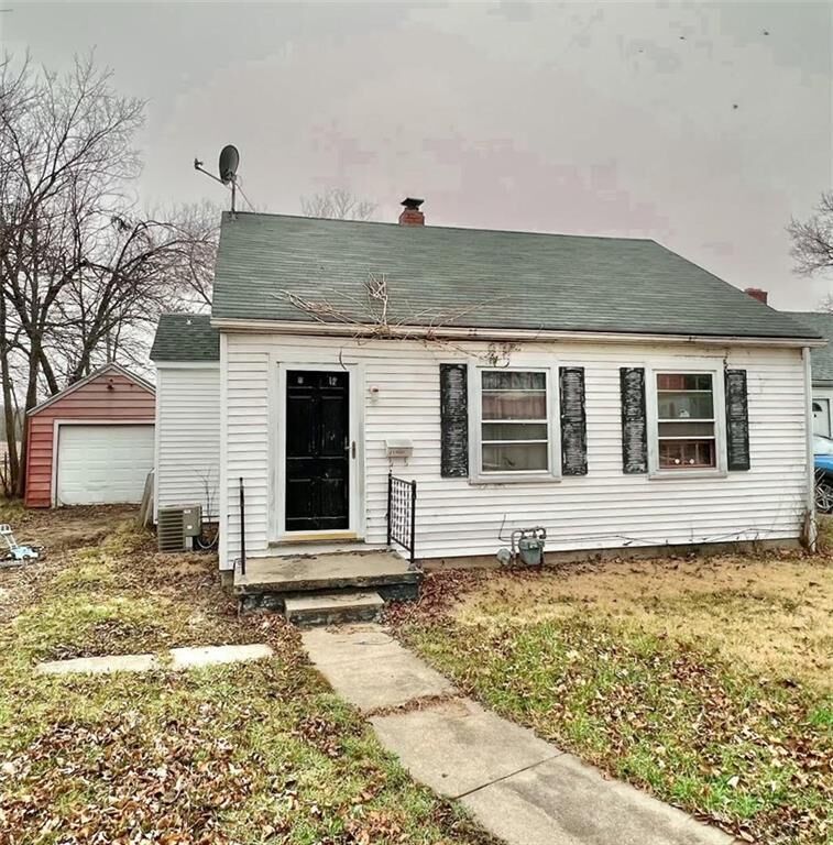 Property Photo:  21 Westwood Avenue   61938 
