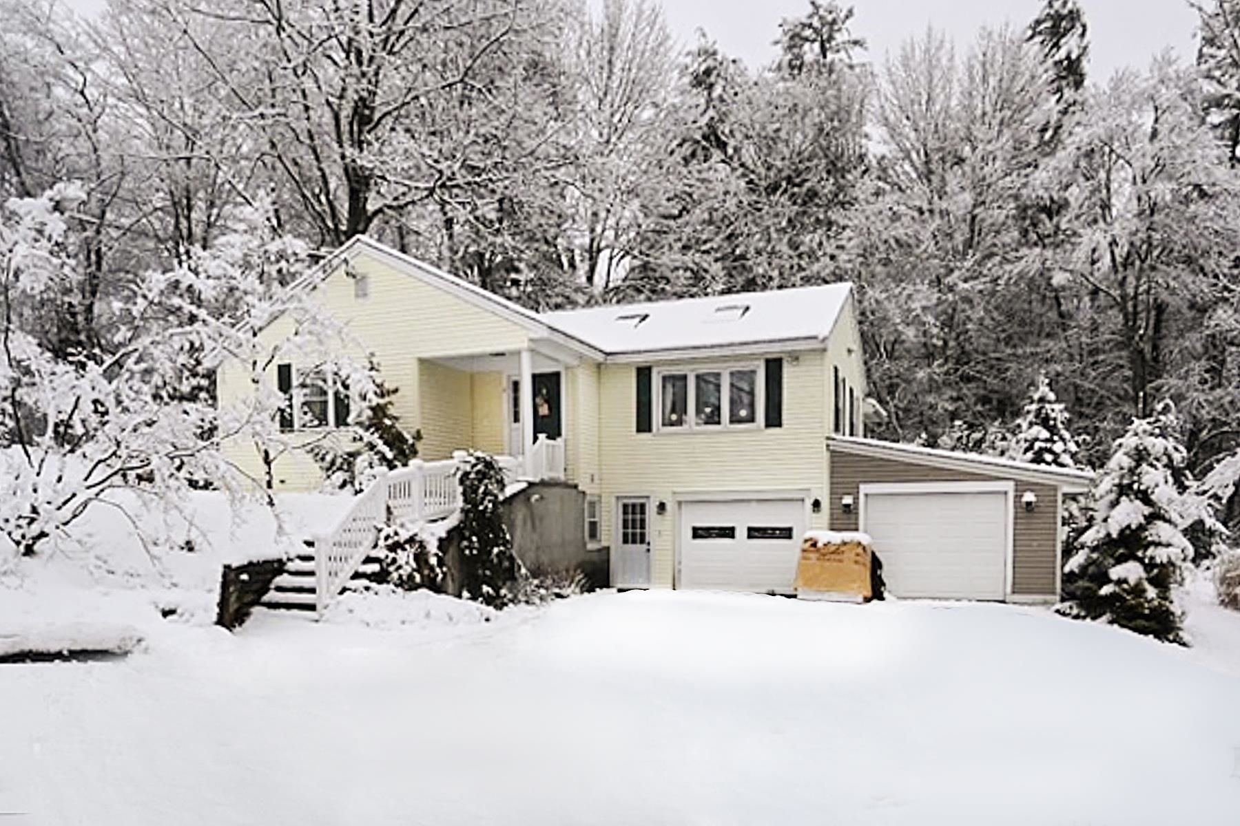 Property Photo: 2 Locust Hill Road NH 03045