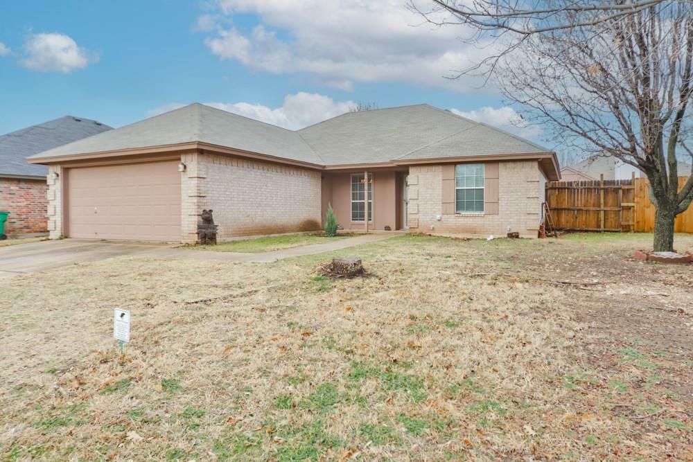 Property Photo: 204 Troxell Boulevard TX 76078