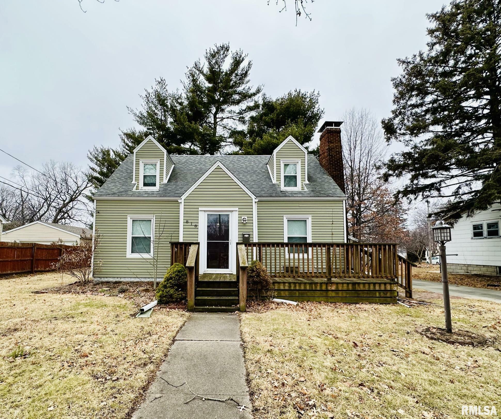 Property Photo:  818 Brown Avenue  IL 61401 