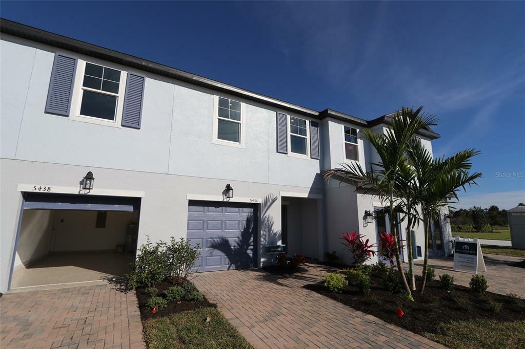 Property Photo:  5531 Tripoli Drive  FL 34221 